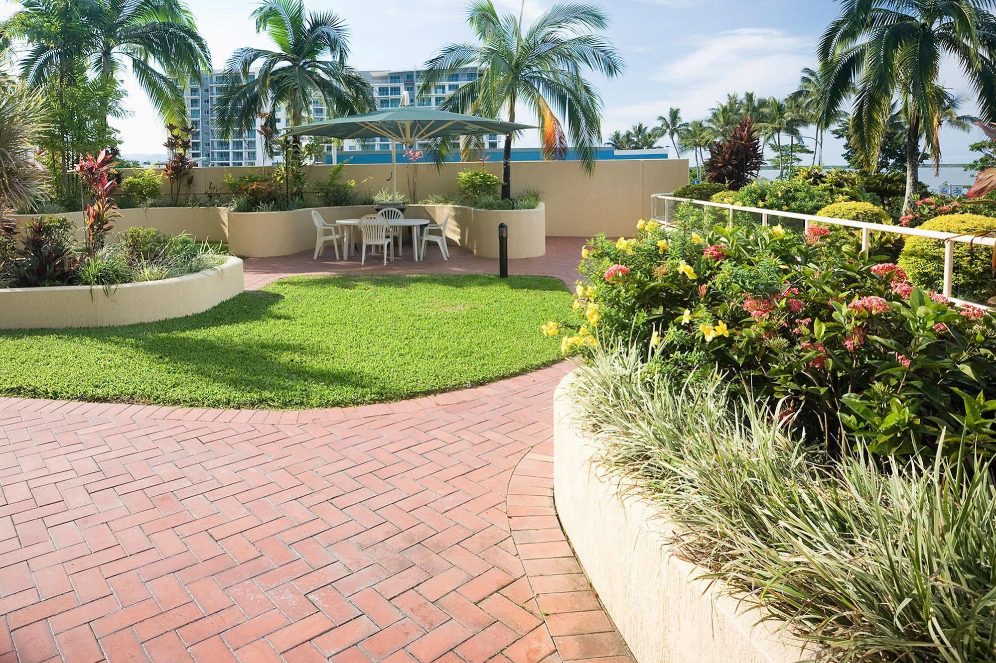 Aparthotel Breakfree Royal Harbour Cairns Exterior foto